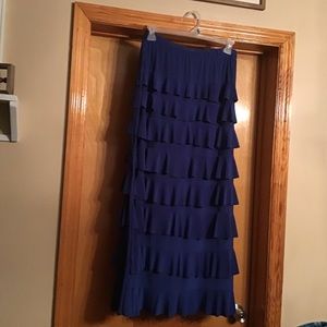 Women’s ruffled skirt! (On hold)